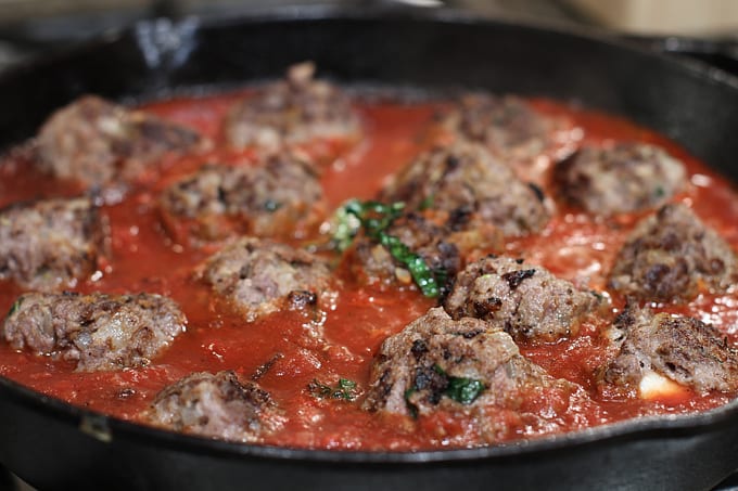 Mozzarella stuffed elk meatballs & red wine tomato sauce